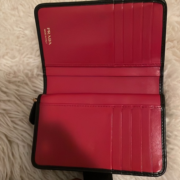 Prada Black Wallet - Picture 3 of 11
